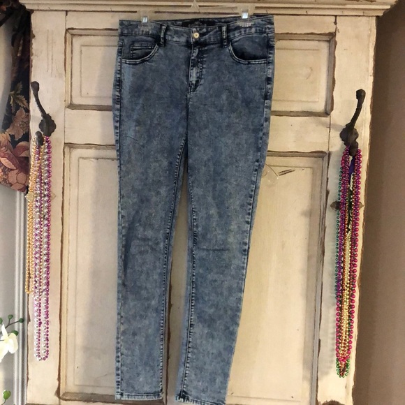 one 5 one Denim - One 5 One Acid Wash Ultra Soft Mid Rise Jeans size 8 spandex skinny